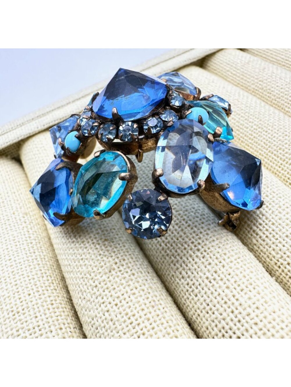 Vintage Signed Schreiner New York Brooch Pin Blue Reverse Set Glass Rhinestone - Picture 12 of 12